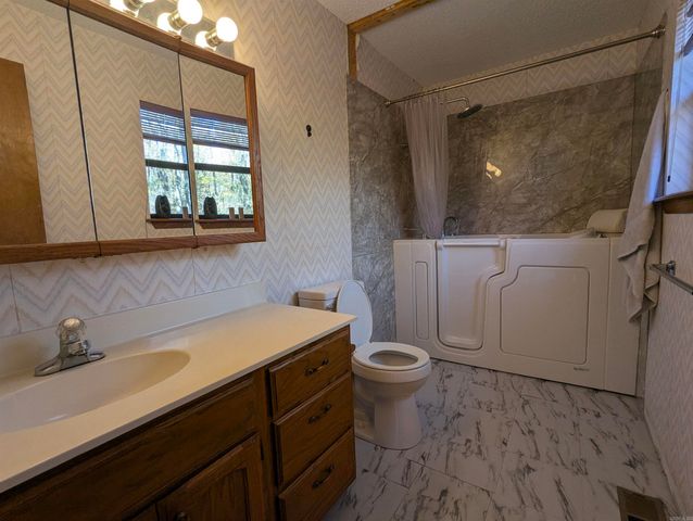 5 La Paca Lane, Hot Springs Village, AR 71909