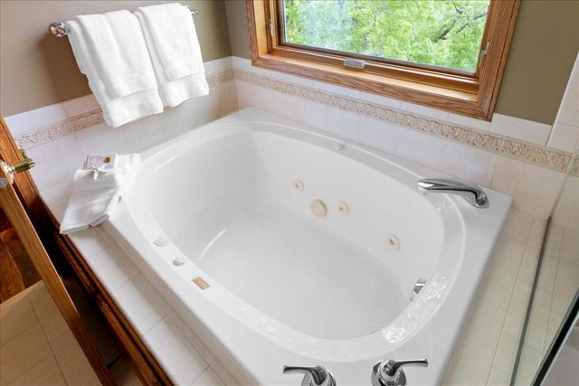 4167 Hallgren Lane, Excelsior, MN 55331