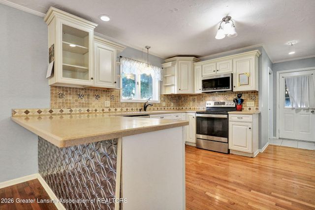1099 Brookside Drive, Grand Ledge, MI 48837