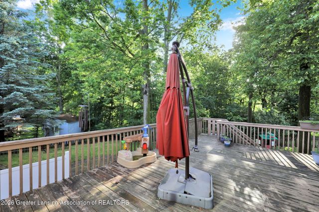 1099 Brookside Drive, Grand Ledge, MI 48837