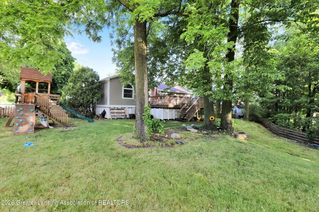 1099 Brookside Drive, Grand Ledge, MI 48837