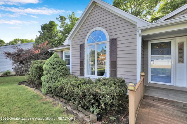 1099 Brookside Drive, Grand Ledge, MI 48837