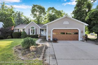 1099 Brookside Drive, Grand Ledge, MI 48837