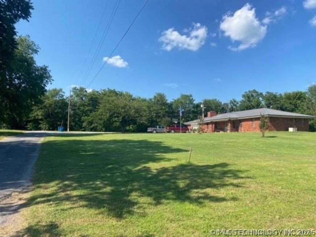 238 N Monroe Avenue, Alderson, OK 74501