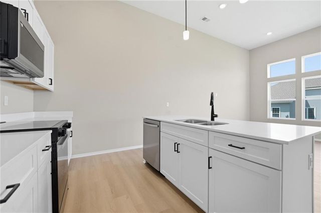 1410 S 4th Street E, Louisburg, KS 66053