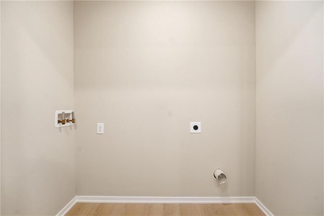1410 S 4th Street E, Louisburg, KS 66053
