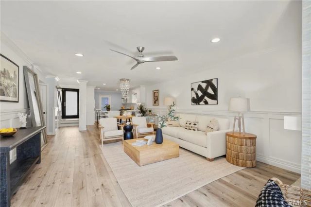 2332 Vista Huerta, Newport Beach, CA 92660
