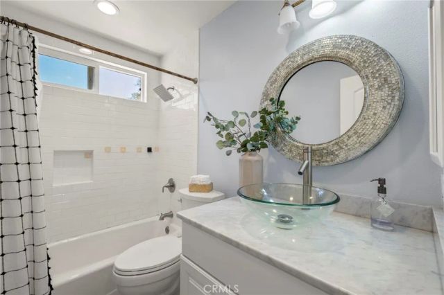2332 Vista Huerta, Newport Beach, CA 92660