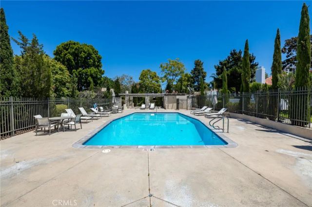 2332 Vista Huerta, Newport Beach, CA 92660