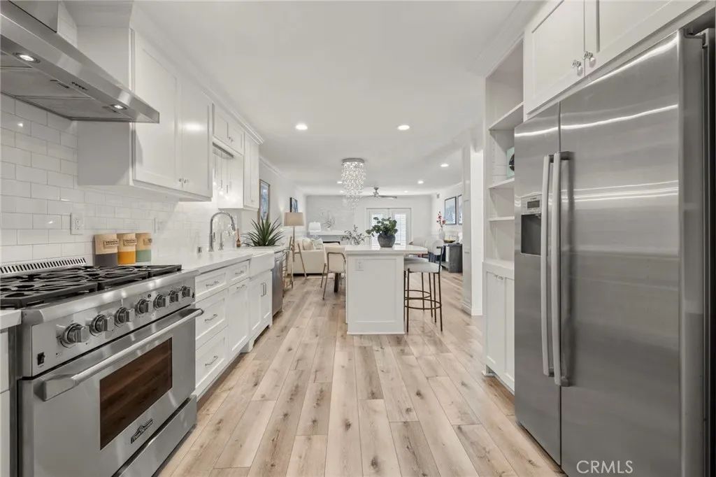 2332 Vista Huerta, Newport Beach, CA 92660