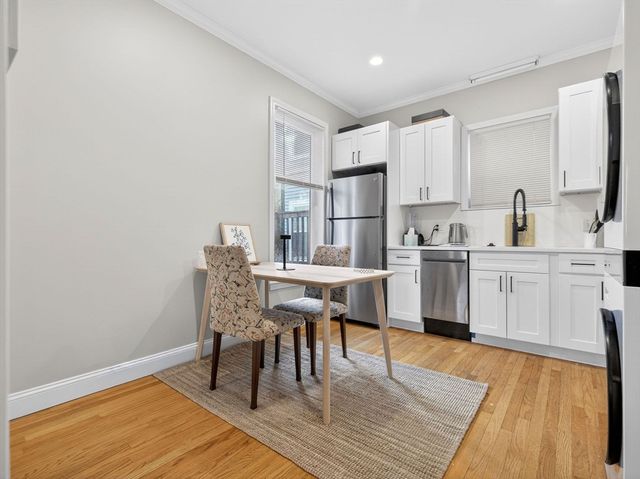 1576 Cambridge St 1R, Cambridge, MA 02138