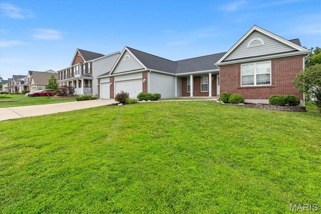 8010 Knights Crossing Drive, O'fallon, MO 63368