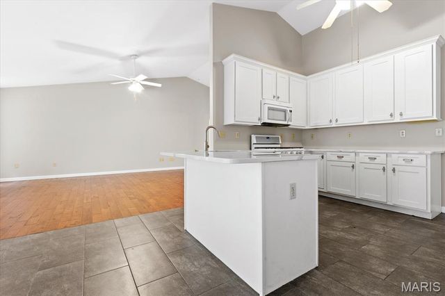8010 Knights Crossing Drive, O'fallon, MO 63368
