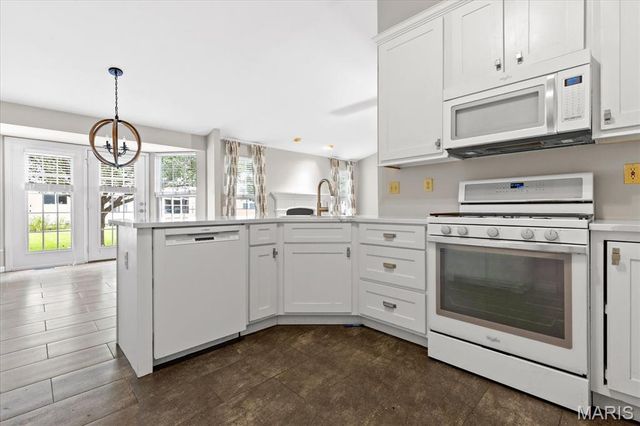 8010 Knights Crossing Drive, O'fallon, MO 63368