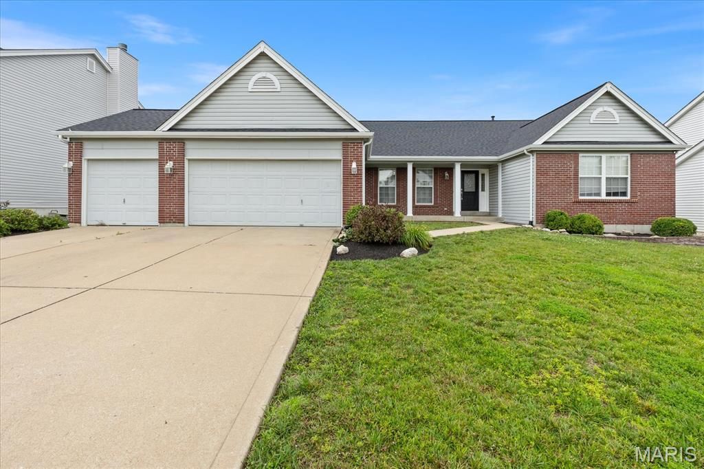 8010 Knights Crossing Drive, O'fallon, MO 63368