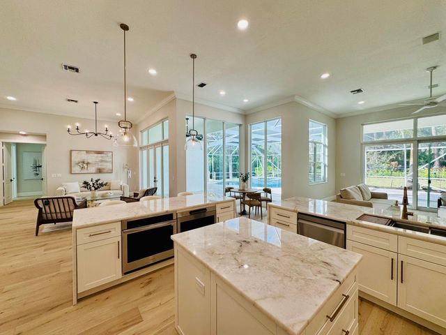 8667 SE Antigua Way, Jupiter, FL 33458