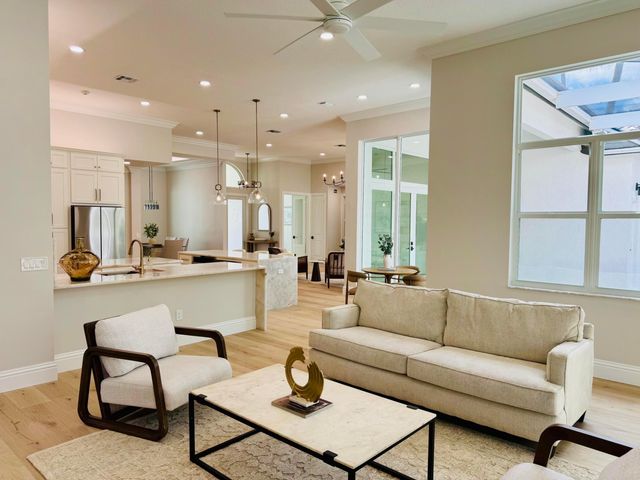 8667 SE Antigua Way, Jupiter, FL 33458