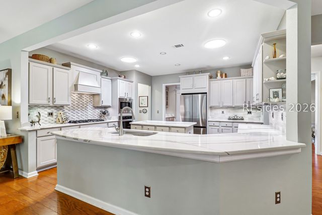 15 Rolling River Dr, Bluffton, SC 29910