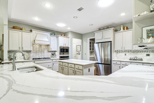 15 Rolling River Dr, Bluffton, SC 29910