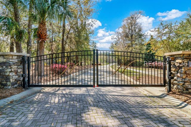 15 Rolling River Dr, Bluffton, SC 29910