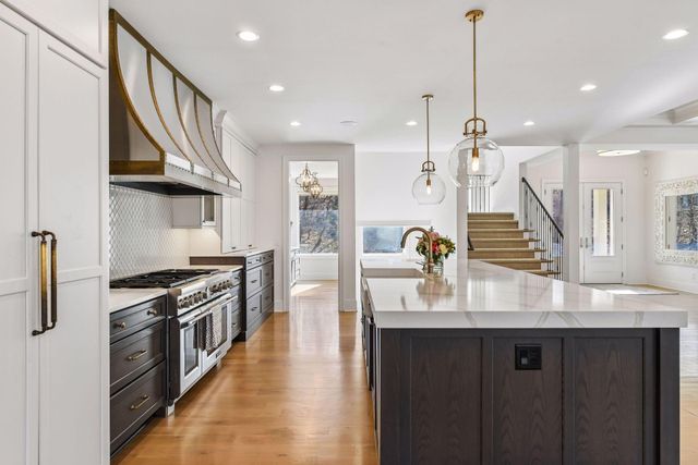 6604 Mohawk Trail, Edina, MN 55439