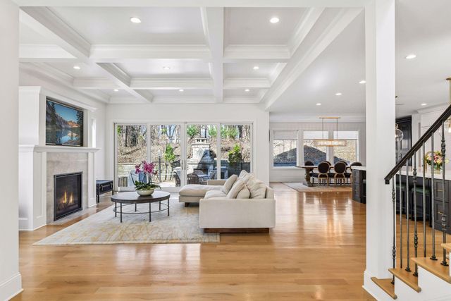 6604 Mohawk Trail, Edina, MN 55439