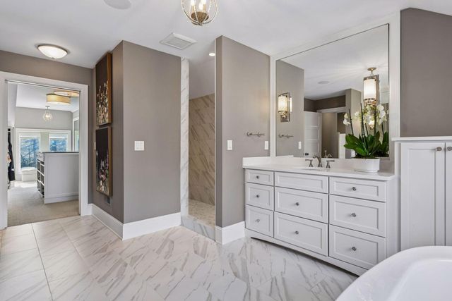 6604 Mohawk Trail, Edina, MN 55439