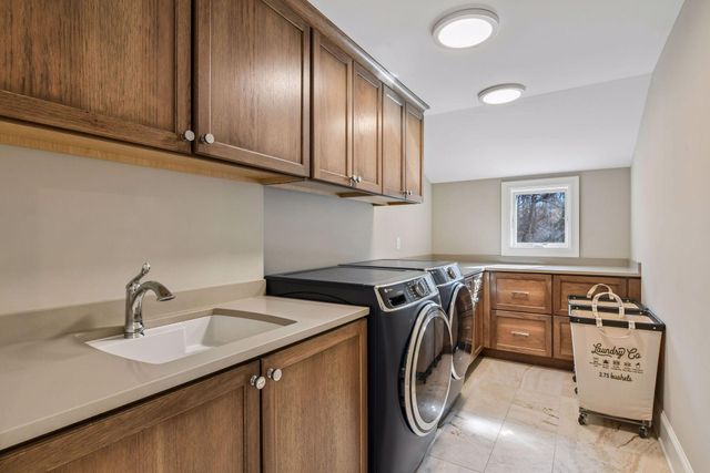 6604 Mohawk Trail, Edina, MN 55439