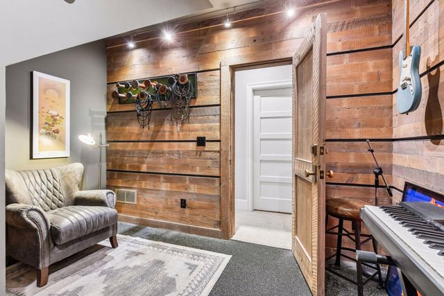 6604 Mohawk Trail, Edina, MN 55439