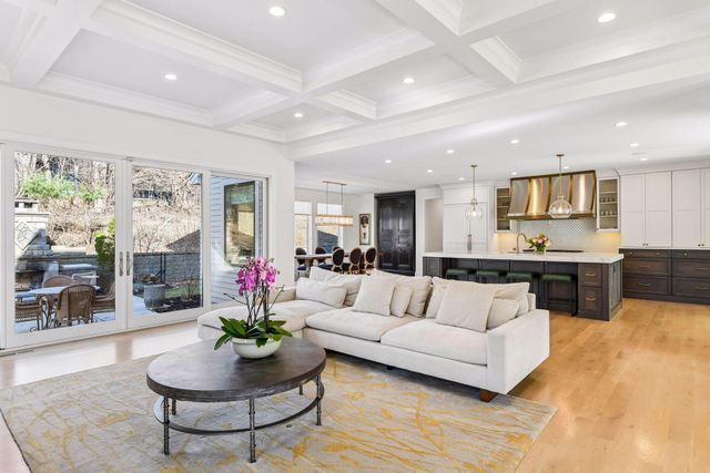 6604 Mohawk Trail, Edina, MN 55439