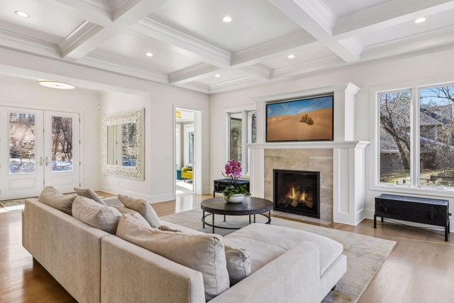 6604 Mohawk Trail, Edina, MN 55439