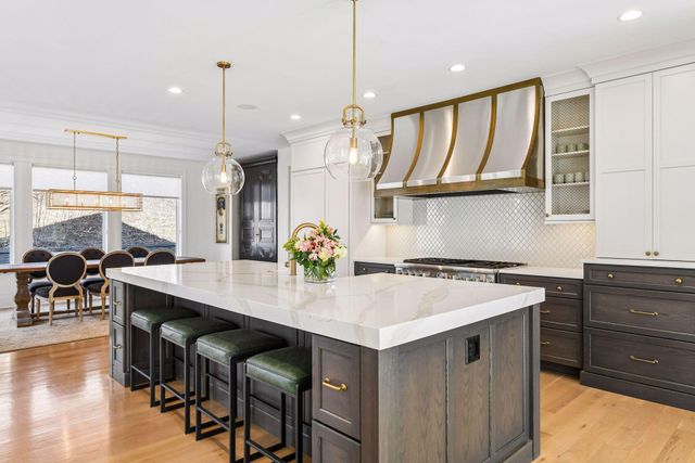 6604 Mohawk Trail, Edina, MN 55439