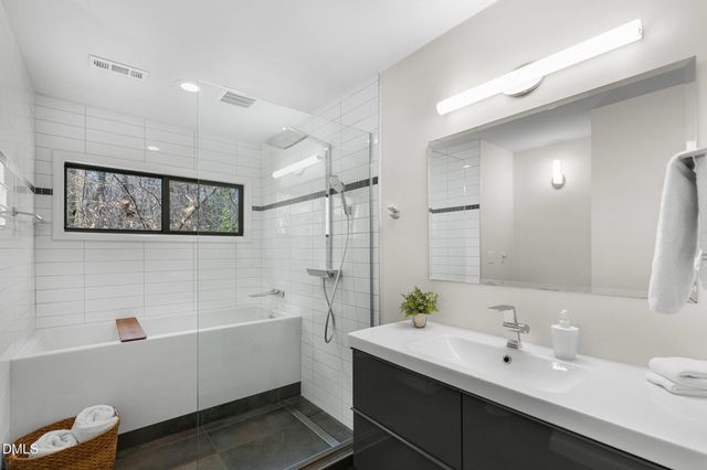 211 Glenhill Lane, Chapel Hill, NC 27514