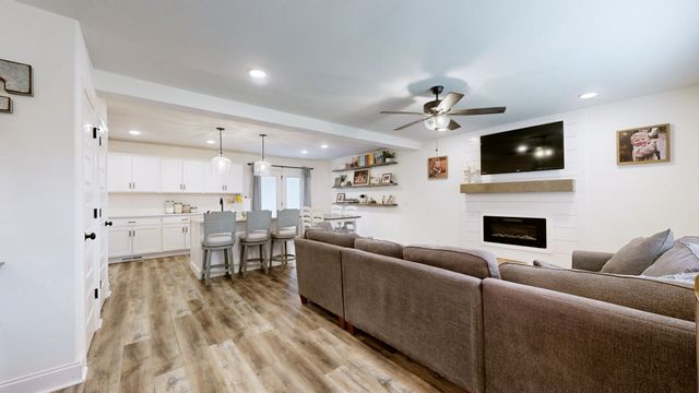 479 Ridge Top Ct, Clarksville, TN 37040