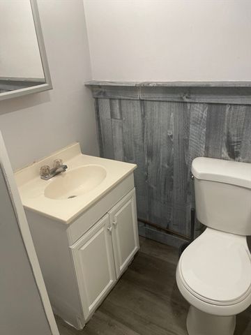 37 Oak 2, Worcester, MA 01605