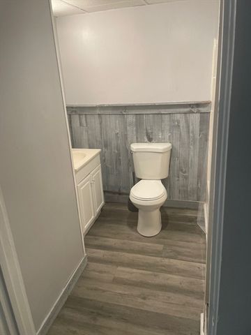 37 Oak 2, Worcester, MA 01605