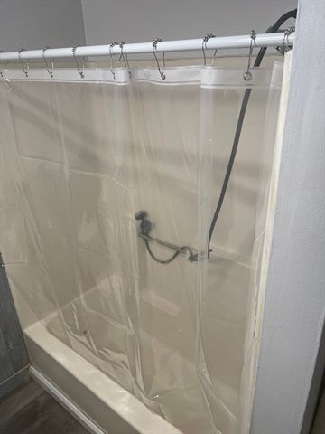 37 Oak 2, Worcester, MA 01605