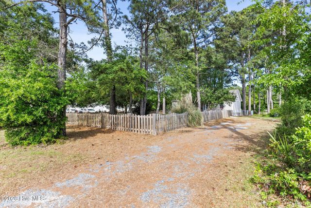 3766 Oakwood Drive SE, Boiling Spring Lakes, NC 28461