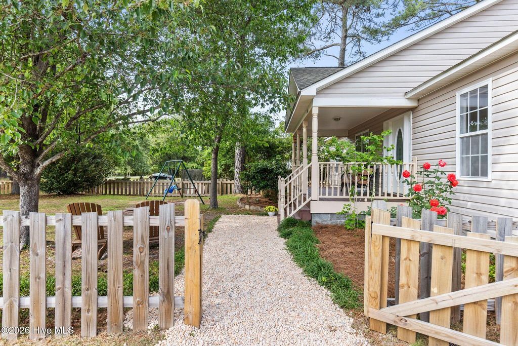 3766 Oakwood Drive SE, Boiling Spring Lakes, NC 28461