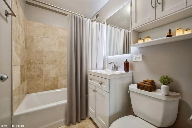 2545 W Catalpa Avenue 4A, Chicago, IL 60625