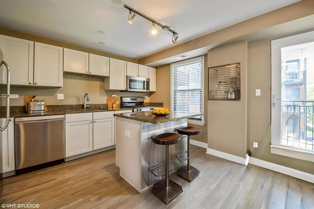 2545 W Catalpa Avenue 4A, Chicago, IL 60625