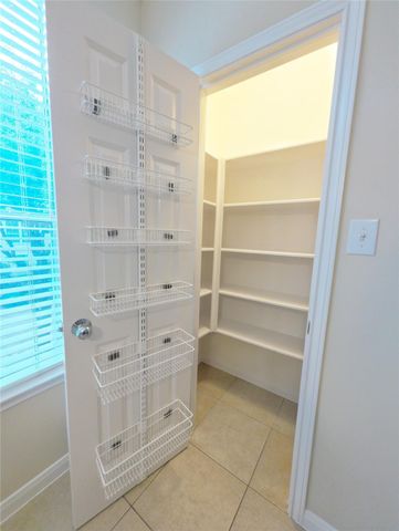 830 E Heights Hollow Ln, Houston, TX 77007