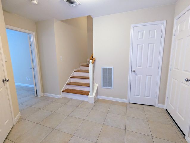 830 E Heights Hollow Ln, Houston, TX 77007