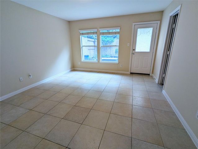 830 E Heights Hollow Ln, Houston, TX 77007