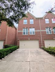 830 E Heights Hollow Ln, Houston, TX 77007