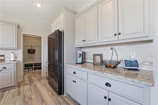 1201 Belinder Drive, Raymore, MO 64083