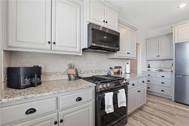 1201 Belinder Drive, Raymore, MO 64083