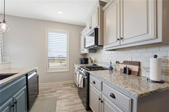 1201 Belinder Drive, Raymore, MO 64083