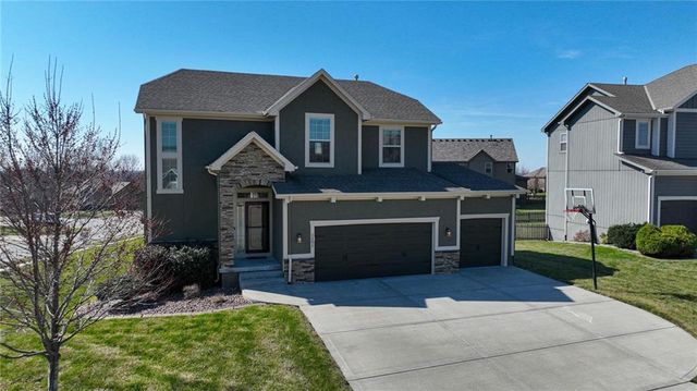 1201 Belinder Drive, Raymore, MO 64083