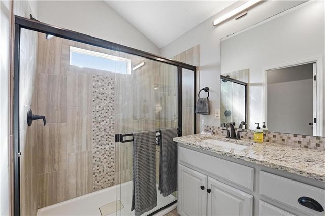 1201 Belinder Drive, Raymore, MO 64083